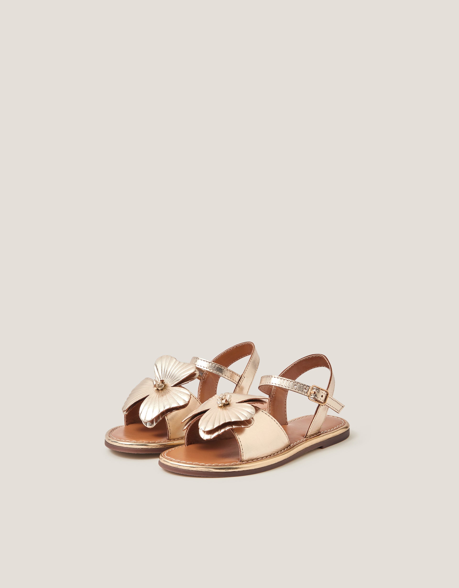 SANDALE - GOLD LEATHER FLWR SANDAL