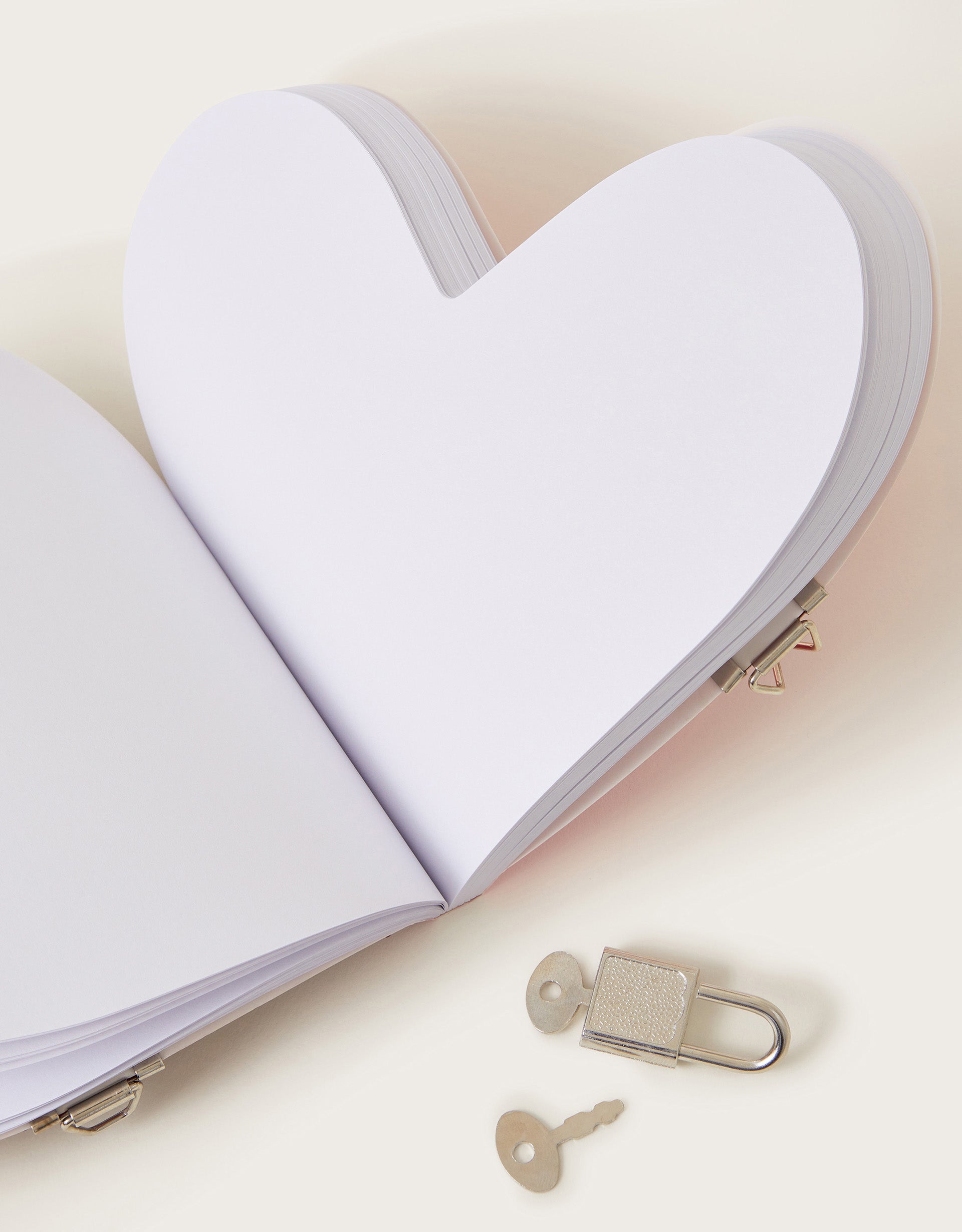 SVESKA - RAINBOW HEART NOTEBOOK