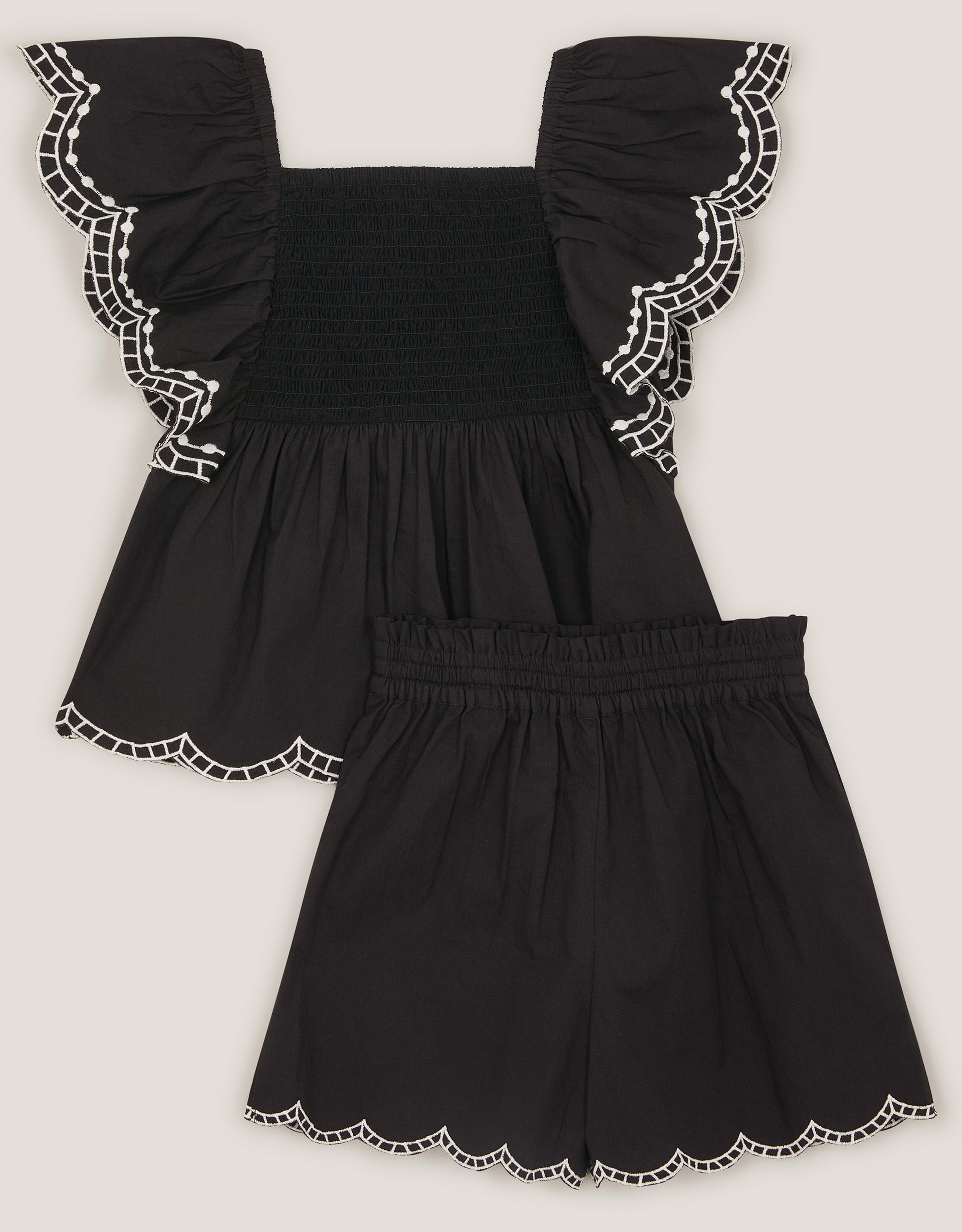 SET - BLACK AND WHITE TOP AND S