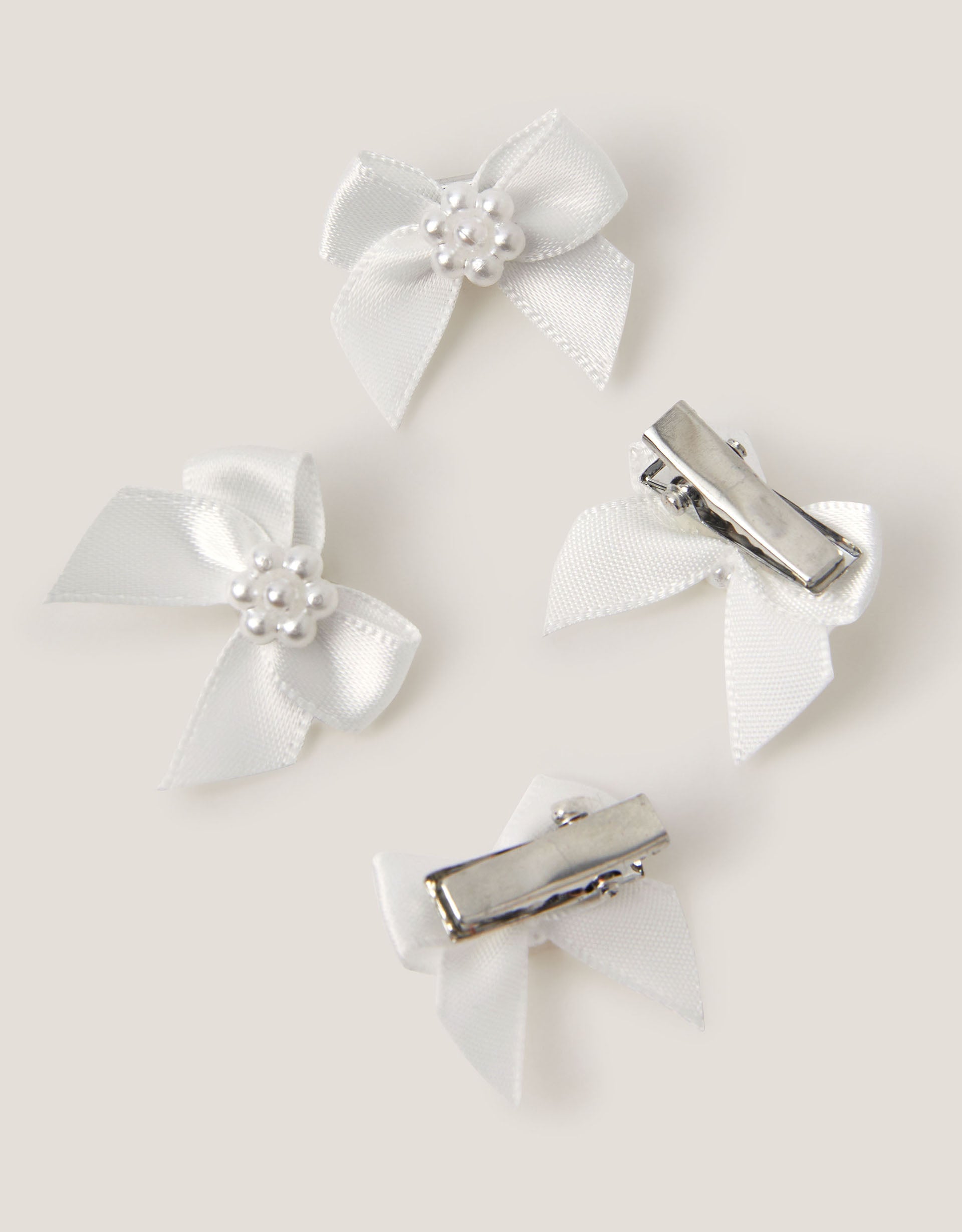 SET ŠNALA ZA KOSU - 4PK MINI PEARL BOW CLIPS