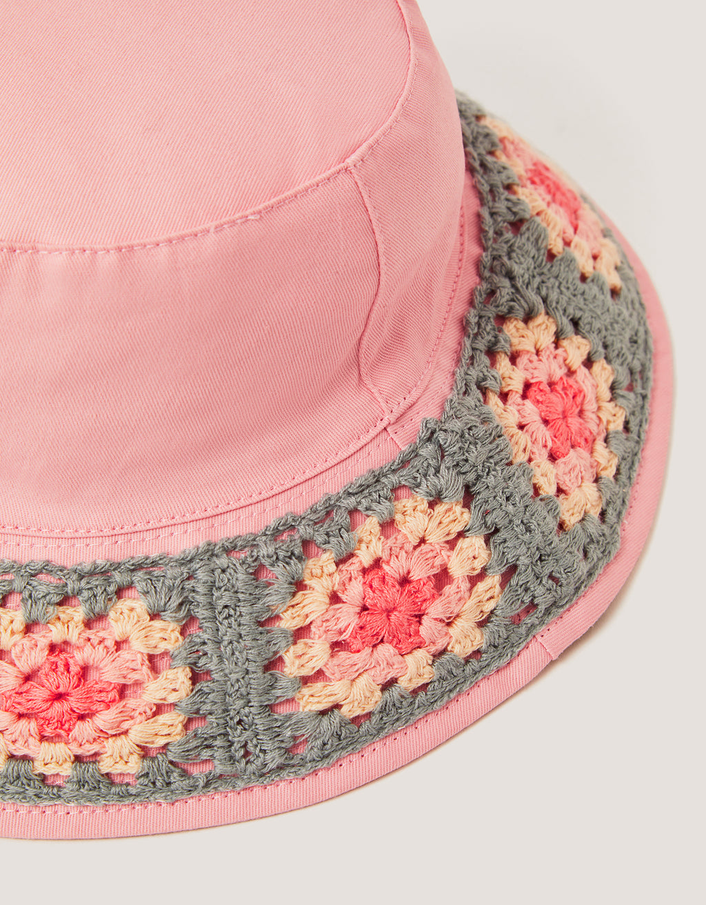 KAPA - PASTEL CROCHET BUCKET HAT