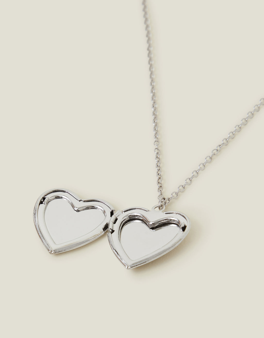OGRLICA - HEART LOCKET NECKLACE