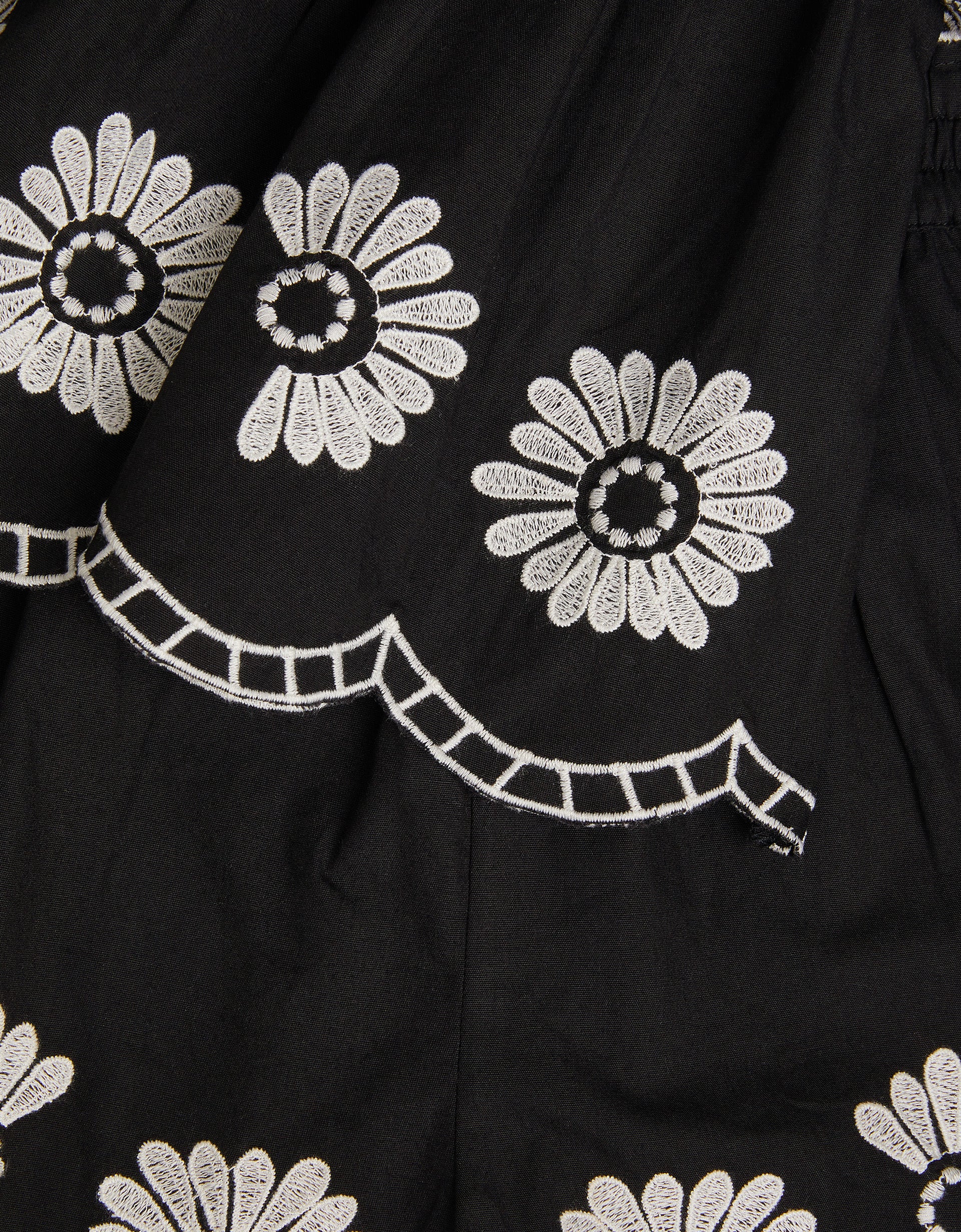 SET - BLACK AND WHITE TOP AND S