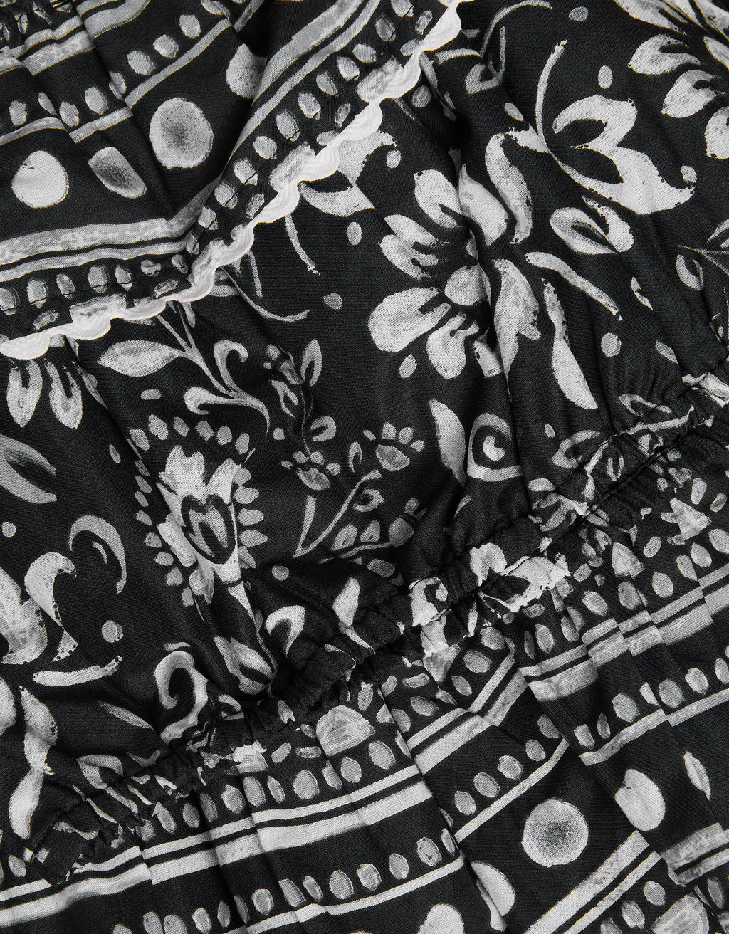 SET - BLACK AND WHITE TILE PRIN