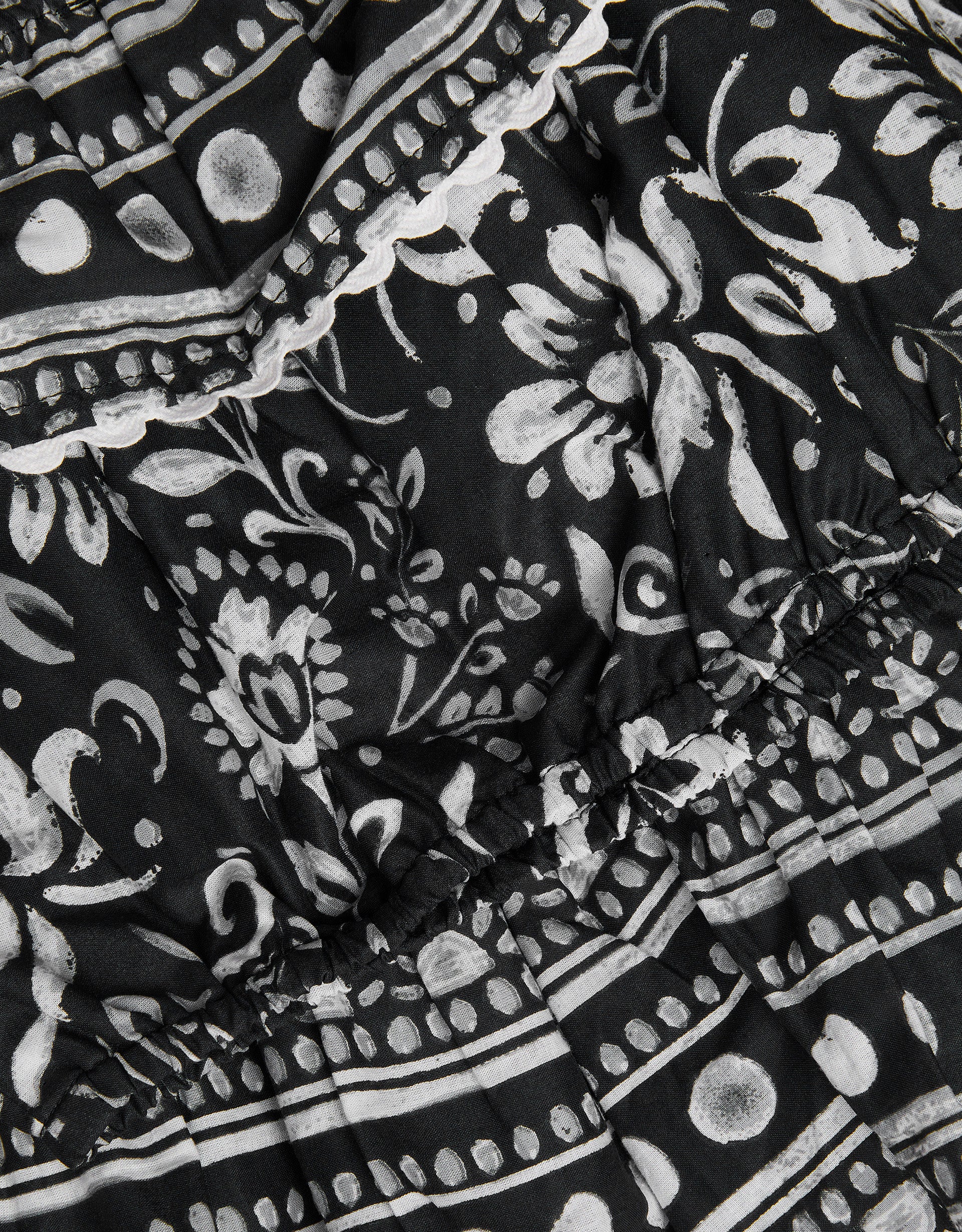 SET - BLACK AND WHITE TILE PRIN
