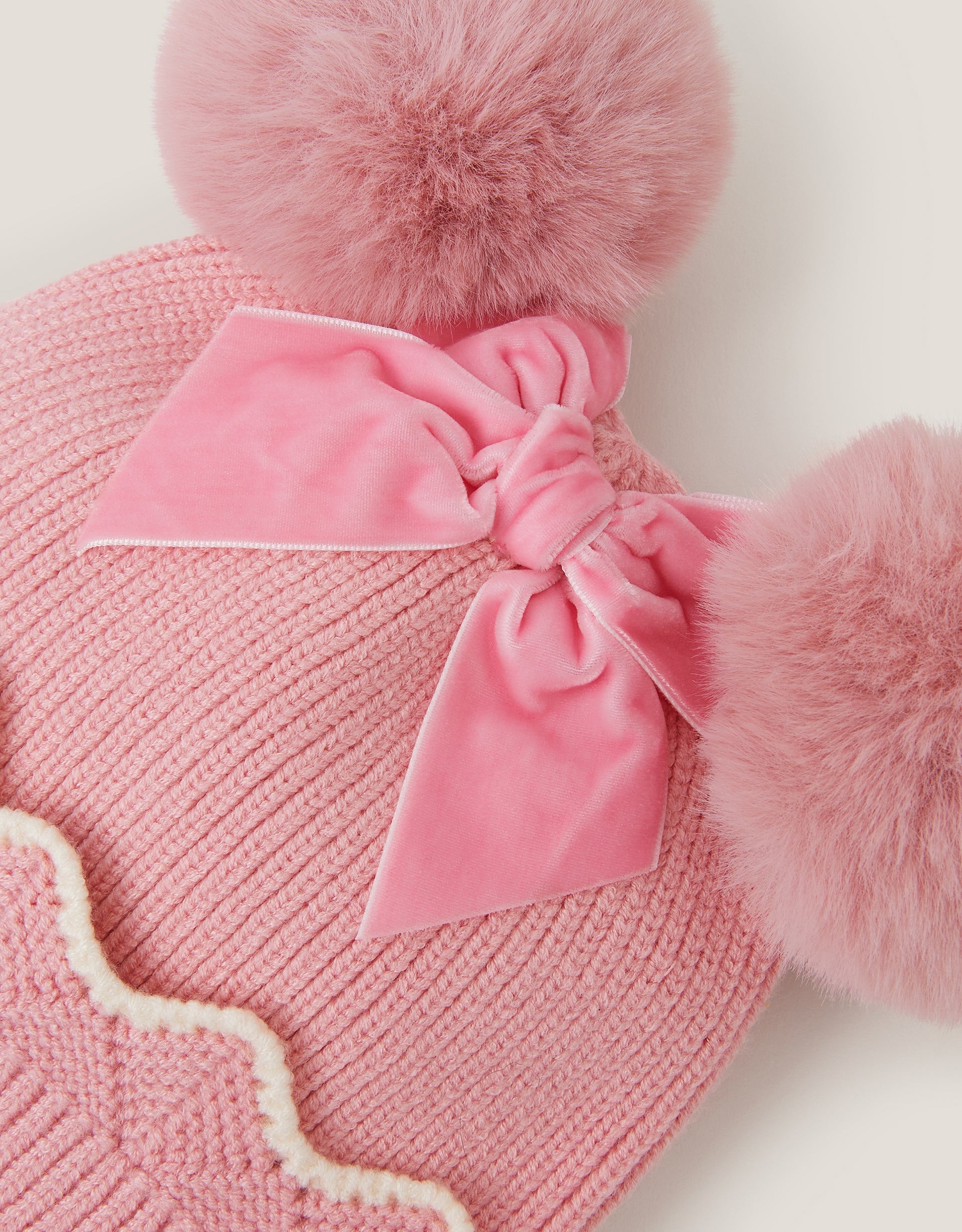 SET KAPA I RUKAVICE - BABY SCALLOP HAT AND MITT