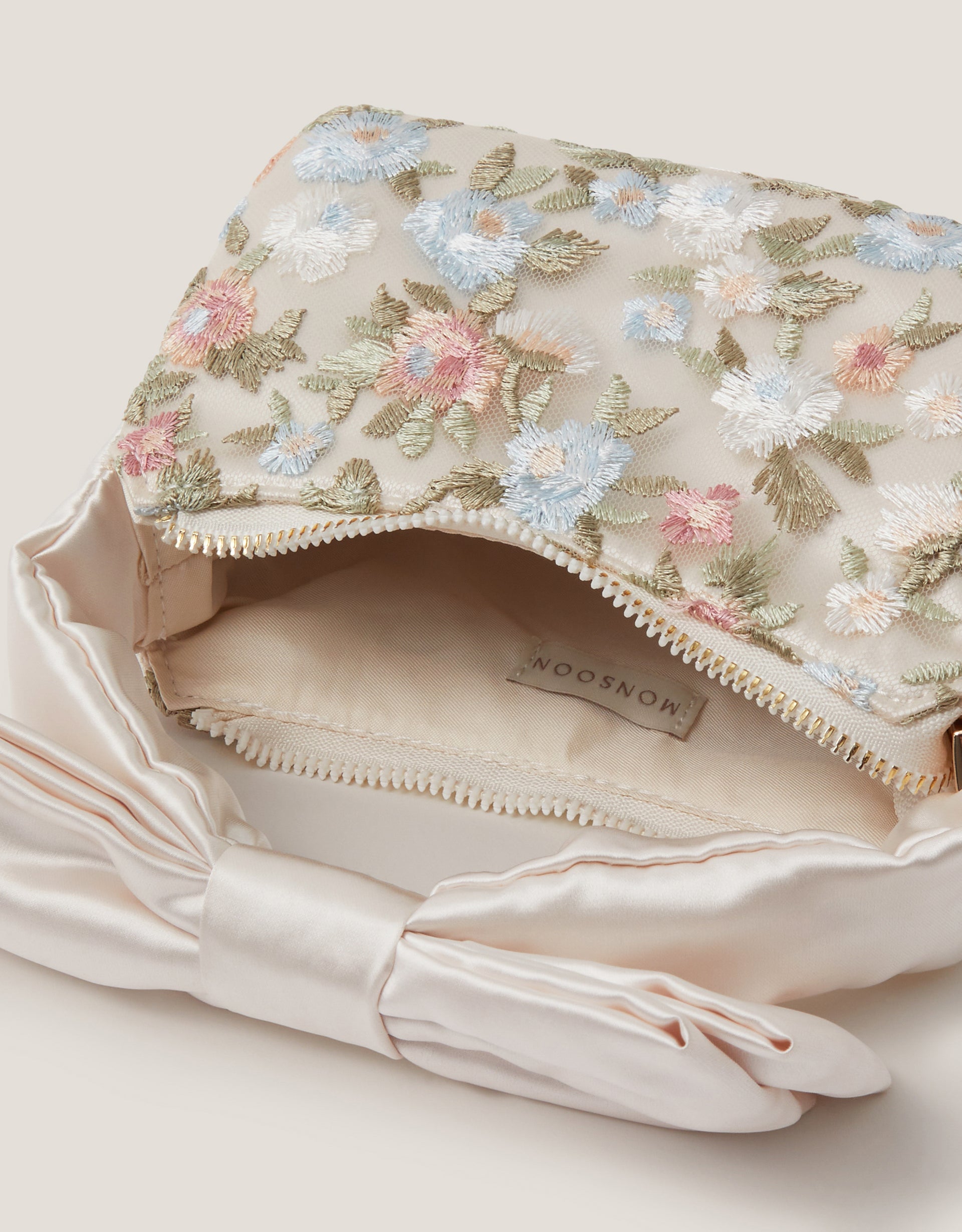 TORBA - EMBROIDERED BOW BAG