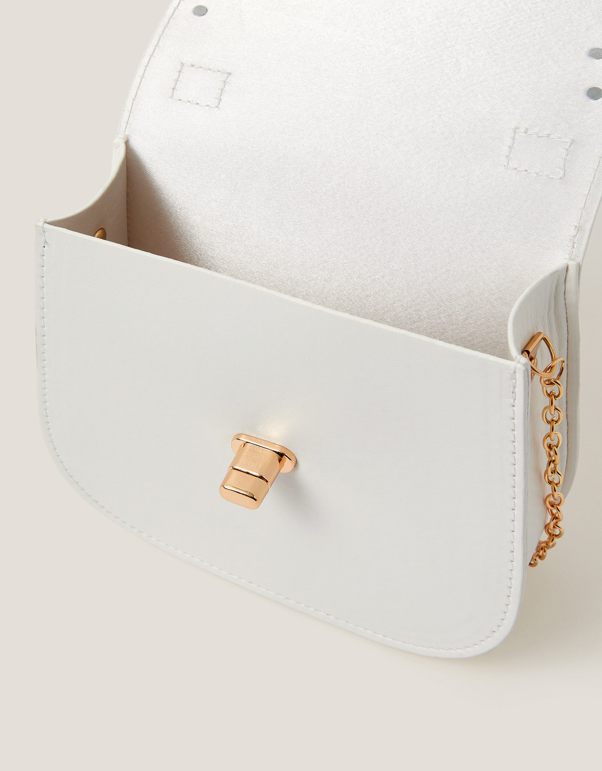 TORBA - SCALLOP PEARL BOW BAG