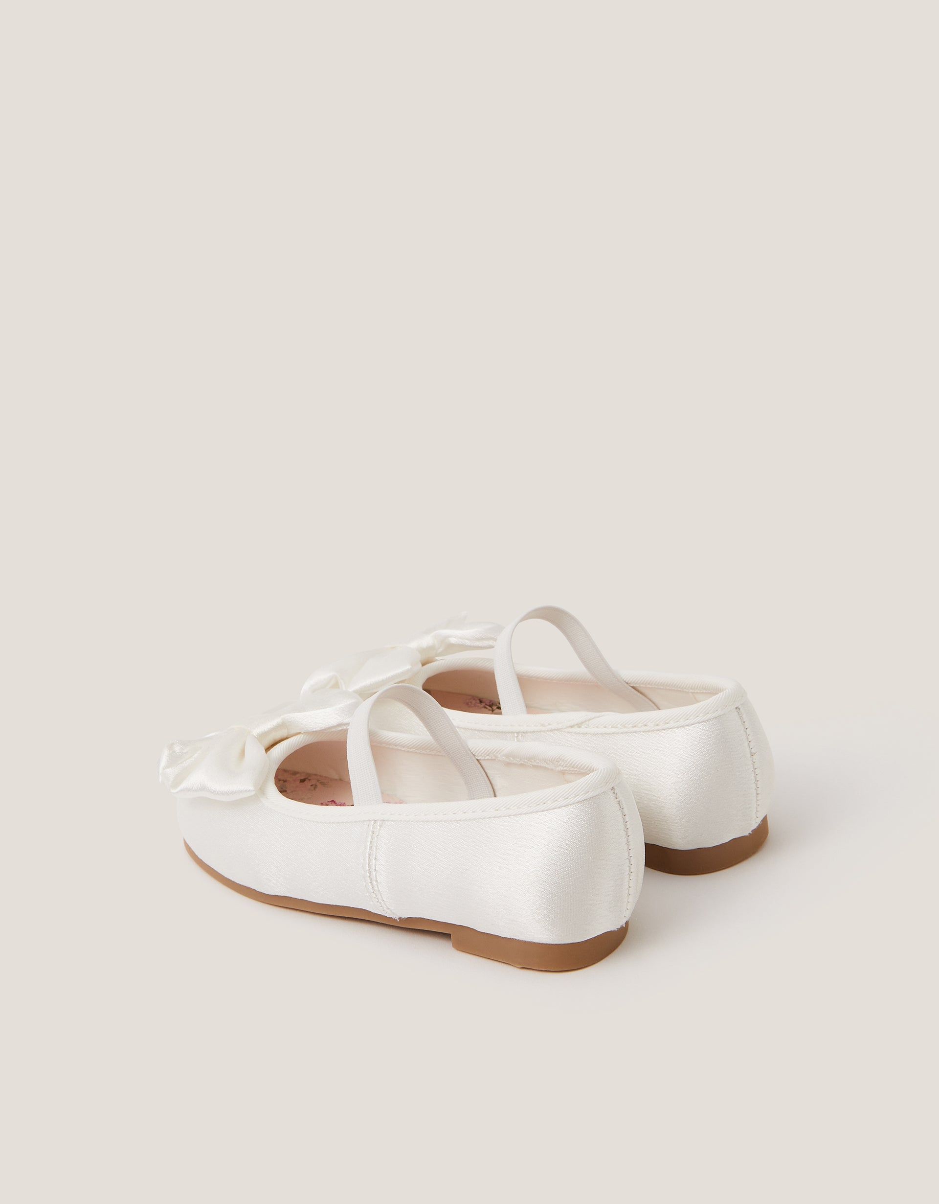 CIPELE - BABY IVORY BW SATIN WALKR