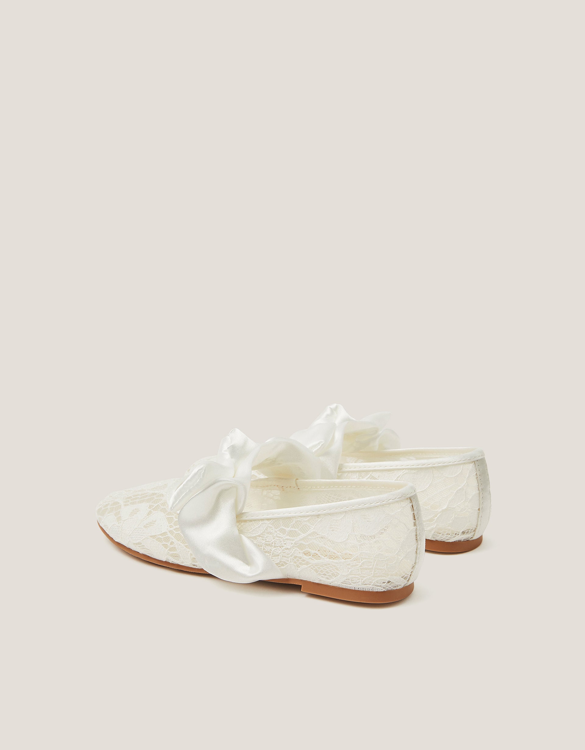 BALETANKE - IVORY LACE BOW BALLERINA