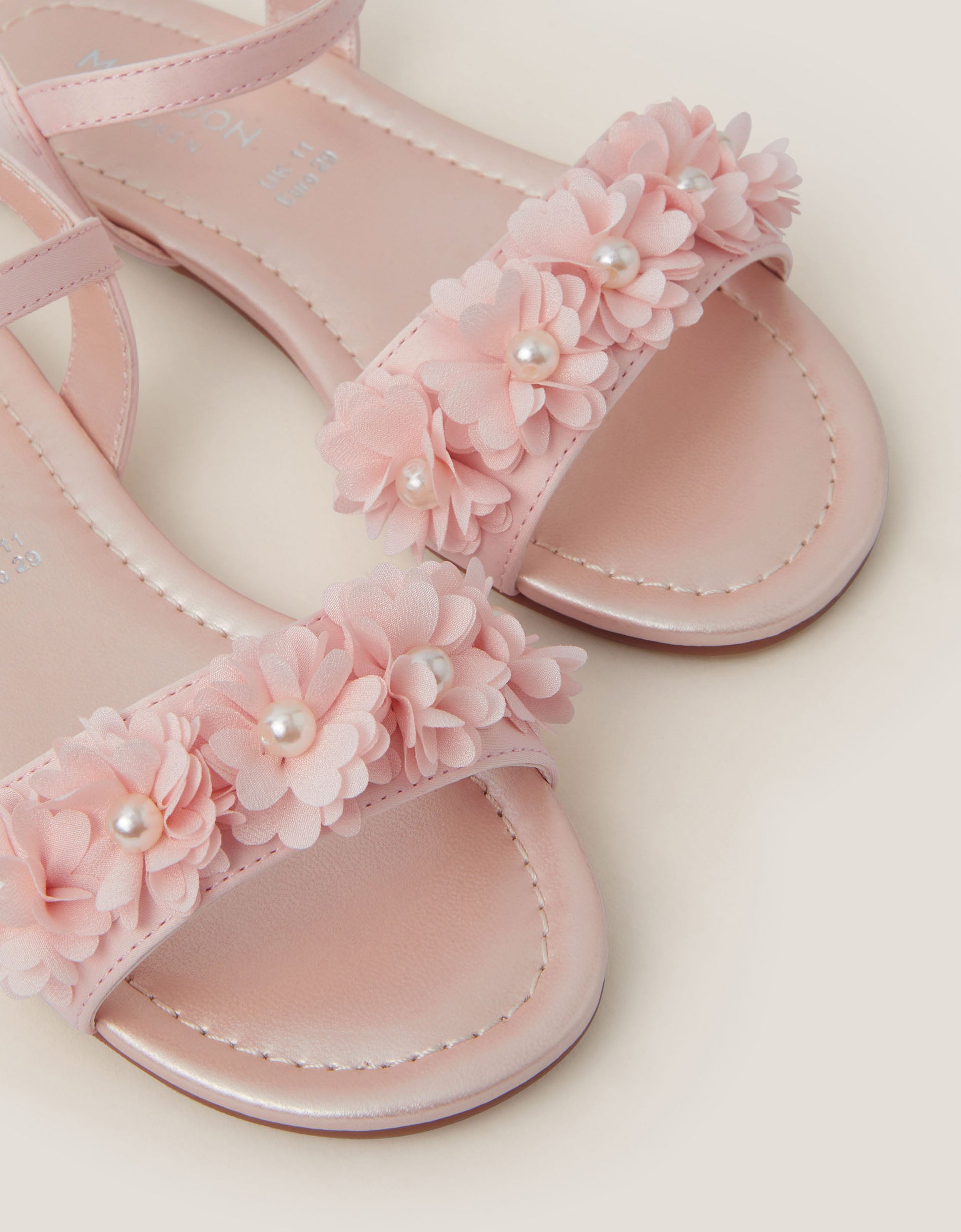 SANDALE - PEARLY POM FLOWER SANDAL