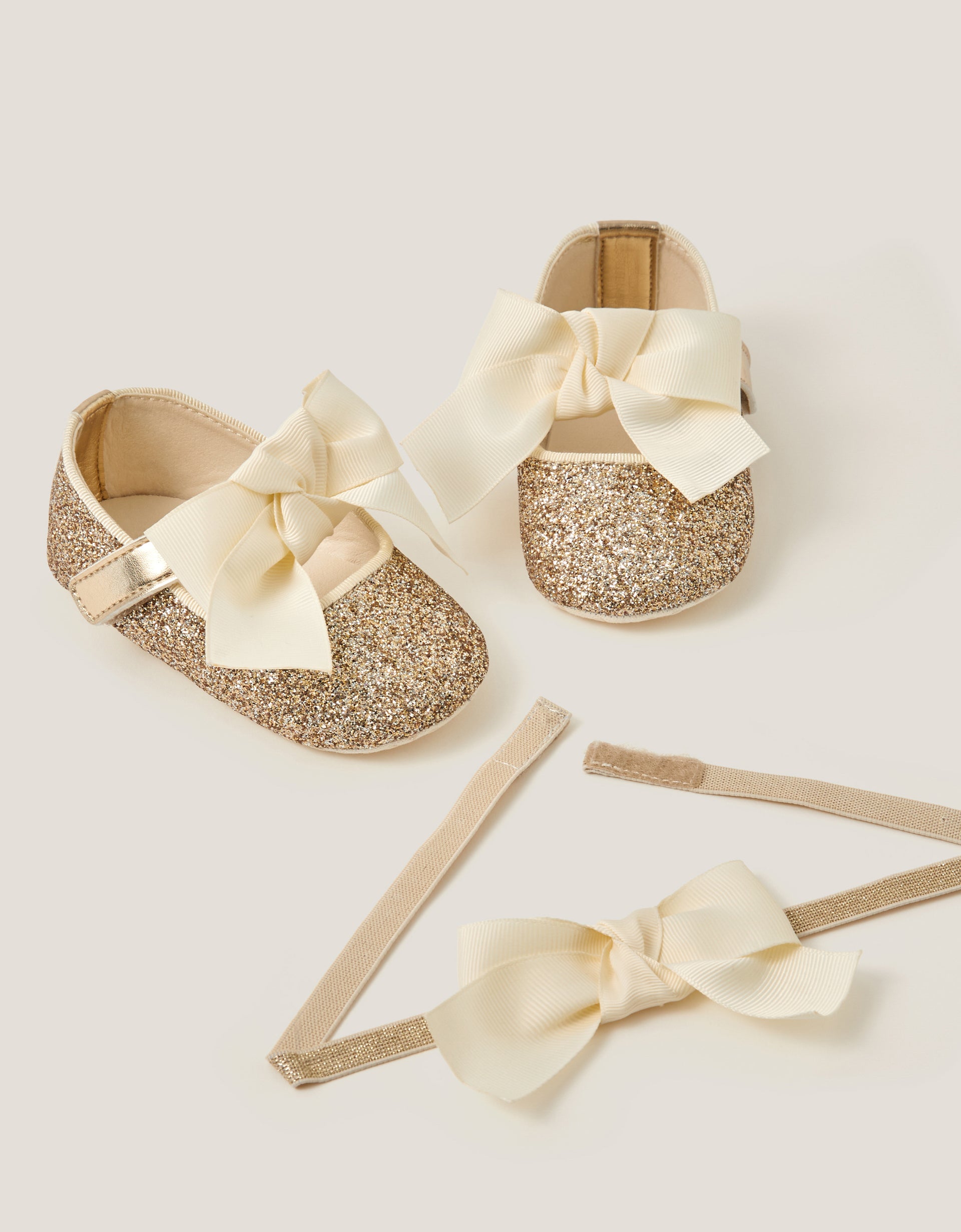 SET CIPELE I TRAKA ZA KOSU - BABY GOLD BOOTIES & BANDO