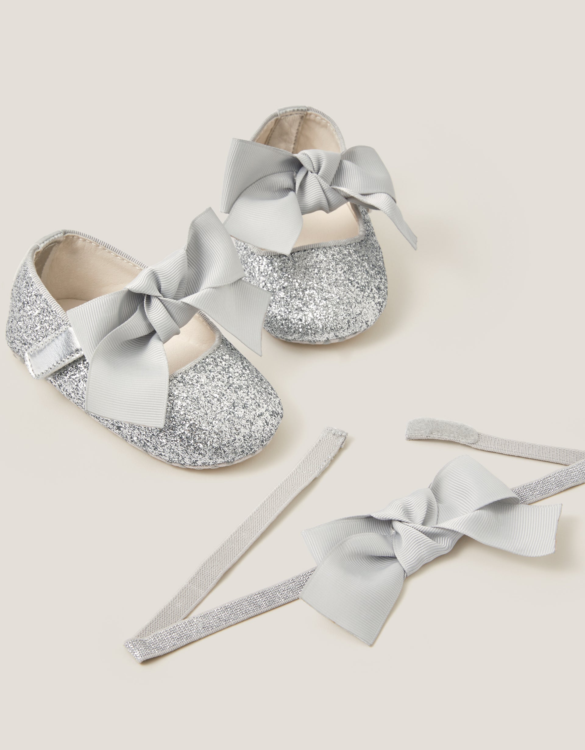SET CIPELE I TRAKA ZA KOSU - BABY SILV BOOTIES & BANDO