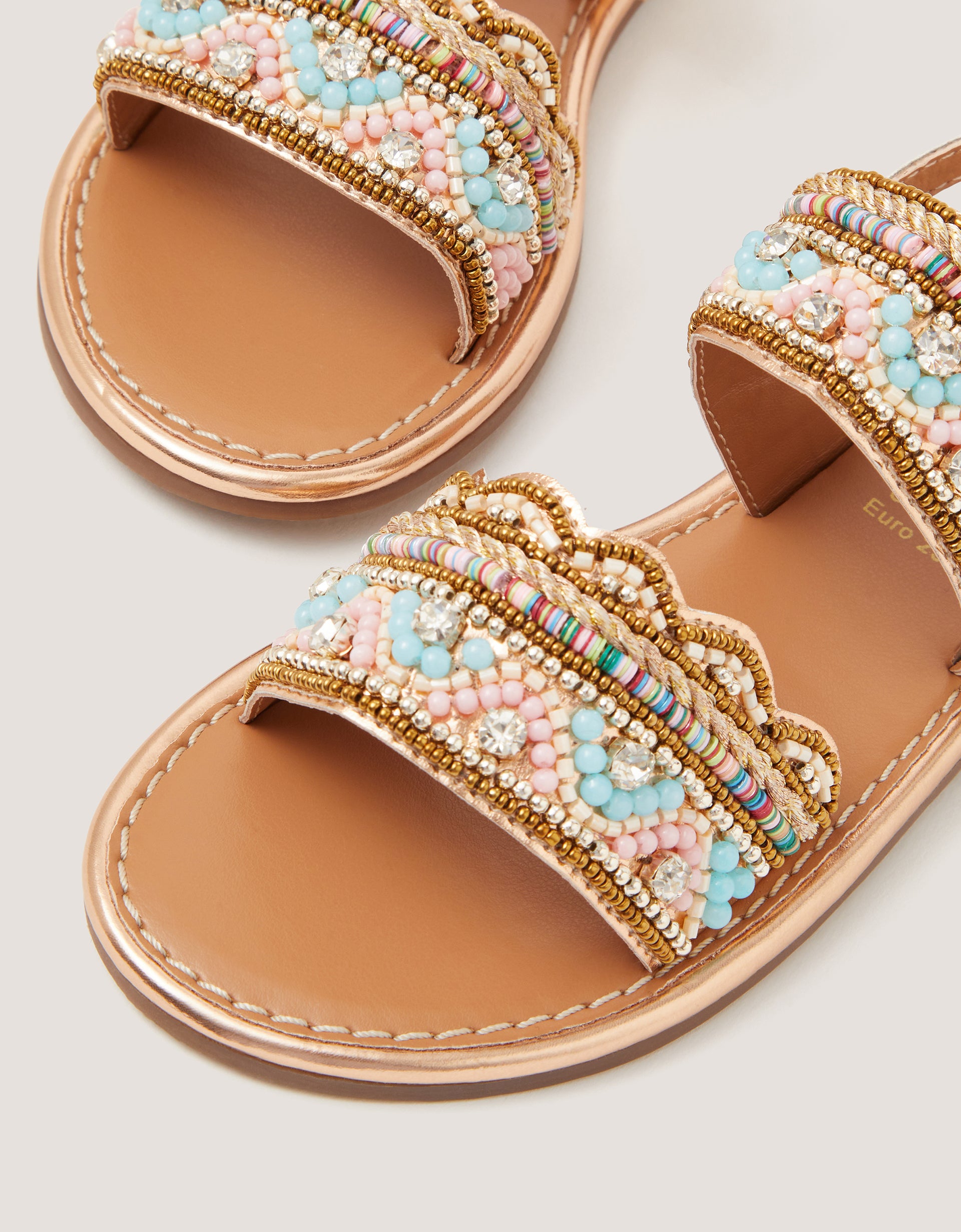 SANDALE - PASTEL SCALLOP BEAD SANDL
