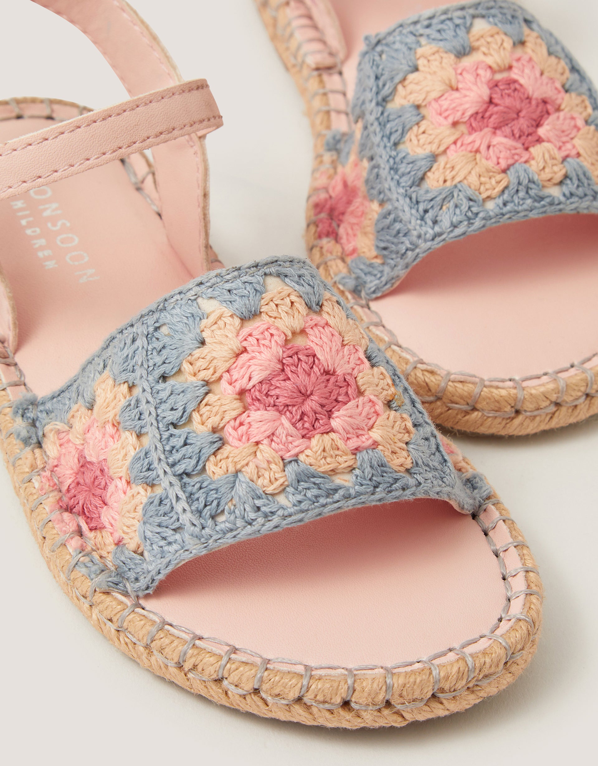 SANDALE - PASTEL CROCHET SANDAL ESP
