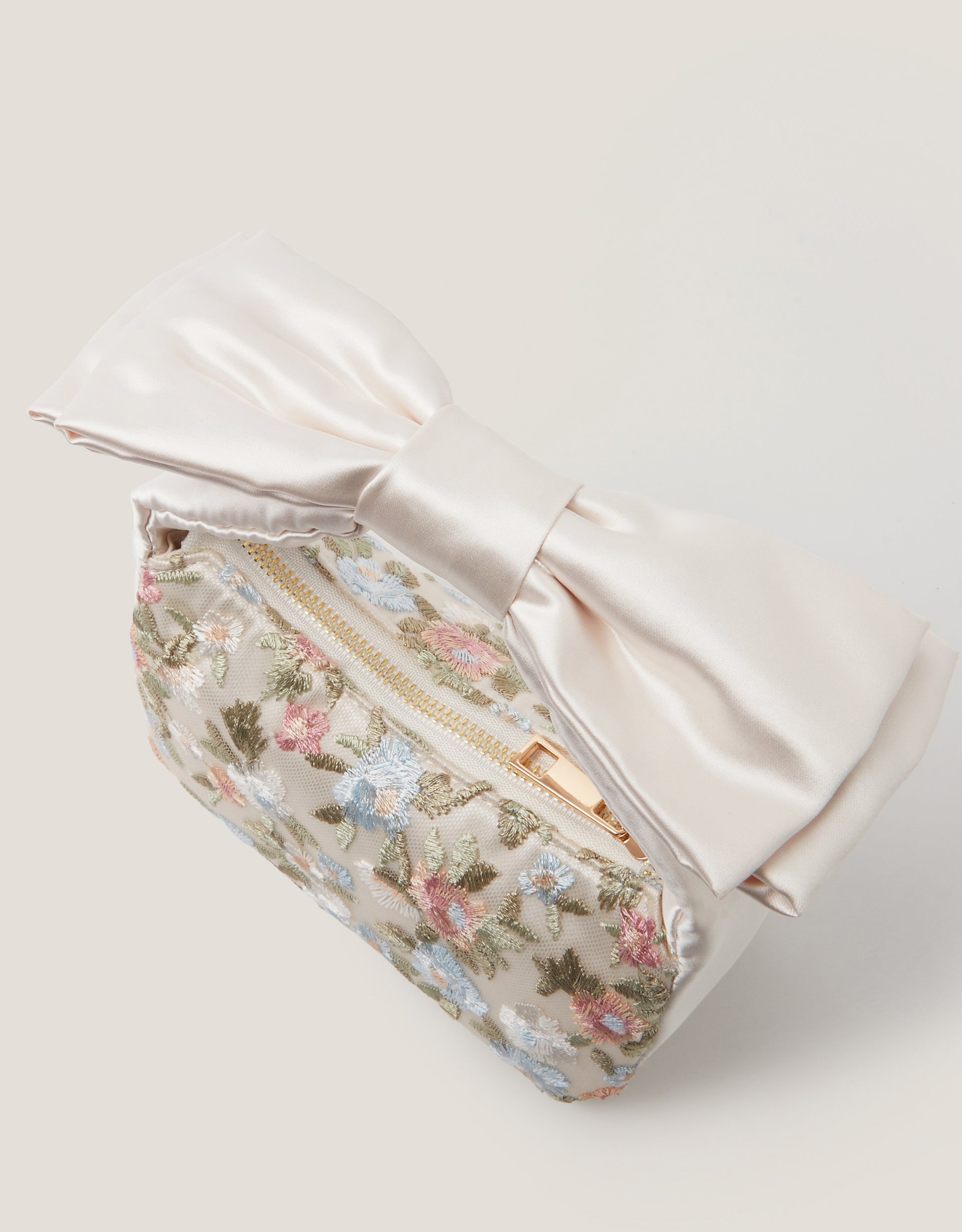 TORBA - EMBROIDERED BOW BAG