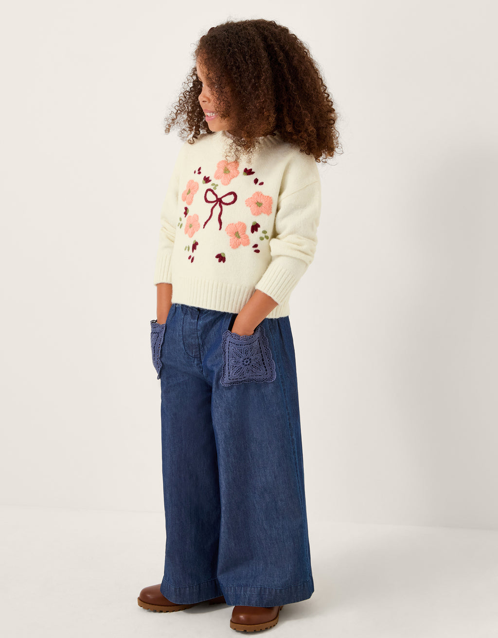 DZEMPER - CHUNKY FLORAL EMB KNIT JU