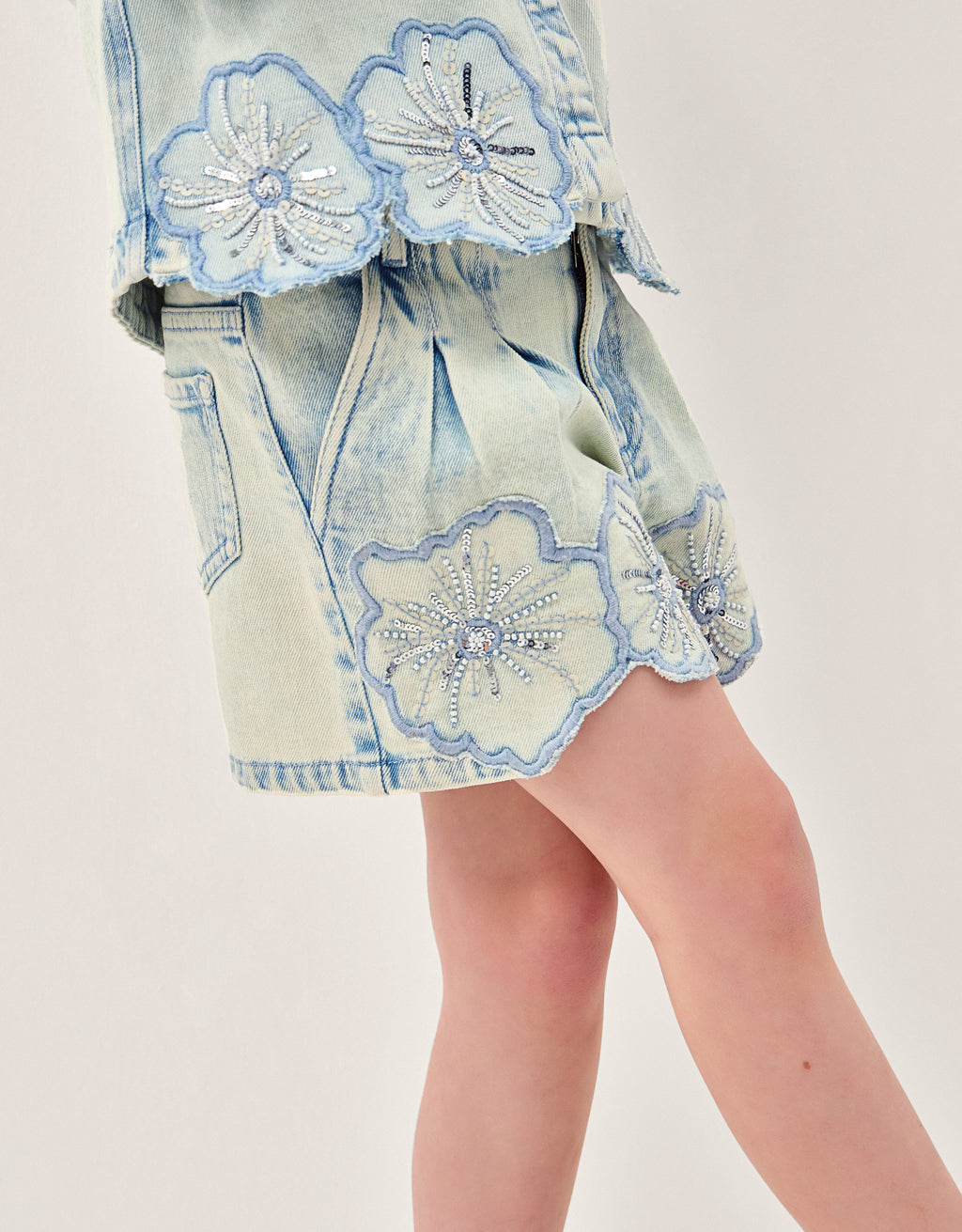 ŠORTS - FLOWER SEQUIN DENIM SHORT